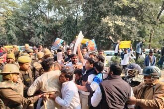 “Is peaceful protest a crime”: Congress slams lathi-charge on NSUI’s MGNREGA march in Varanasi
