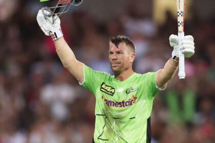 'I've got plenty more to give': David Warner signs one-year extension with Sydney Thunder