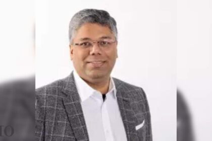 The convergence of FinTech and artificial intelligence: Driving efficiency and trust in financial services