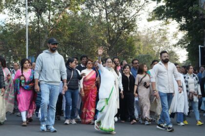 Supreme Court issues notice to Mamata, stays FIRs against ED officials over I-PAC raids