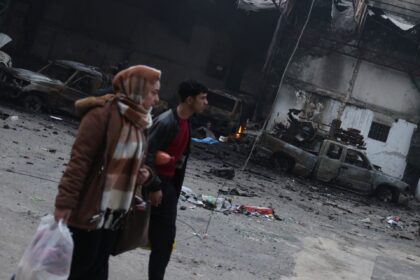 Syrians in Kurdish areas of Aleppo pick up pieces after clashes