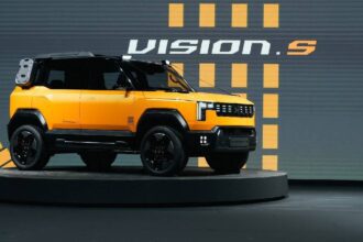 Mahindra Vision S interior spied: Dashboard, panoramic sunroof and key features revealed