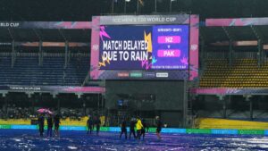 Which teams will qualify if all Super Eights Group B matches in Sri Lanka are called off due to rain
