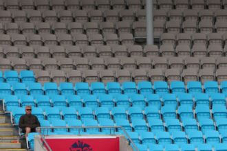 Fire alarm creates chaos during cricket match in Australia, play stopped for 25 minutes