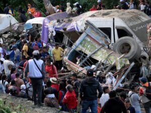 Bomb attack on Colombia highway kills 19 ahead of election