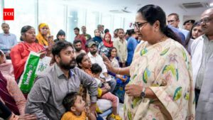 Delhi CM conducts surprise check at Aruna Asaf Ali hospital; directs for summer preparedness