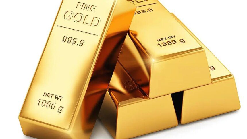 Gold set for weekly drop as higher oil prices stoke inflation fears