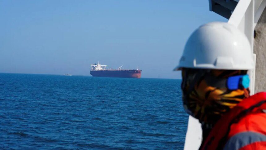 Indian ships reverse course in Hormuz strait, vessel tracker says