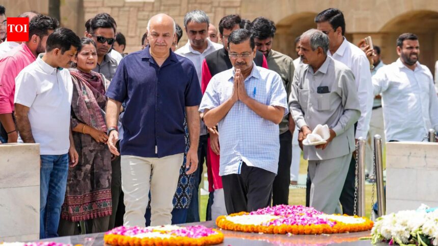 Kejriwal pays tribute to Mahatma Gandhi at Rajghat, reiterates ‘satyagraha’ stand in excise policy case