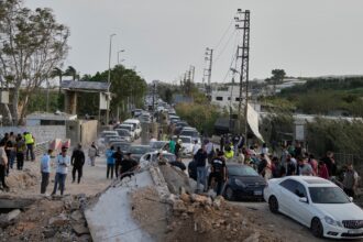 Displaced Lebanese families return home despite Israeli attacks