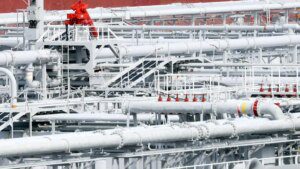 Marine fuel blenders, refiners chase heavy sweet oil amid Iran war disruptions