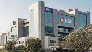 IT rout and crude surge drag Nifty to third straight loss