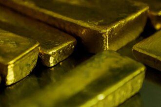 RBI moves 104 tonnes of gold domestically as share in forex reserves rises