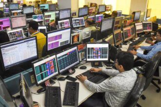 SEBI proposes revamp of variable net worth norms for stockbrokers