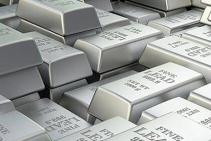 Silver slides ₹2,577 to ₹2.38 lakh/kg in futures trade
