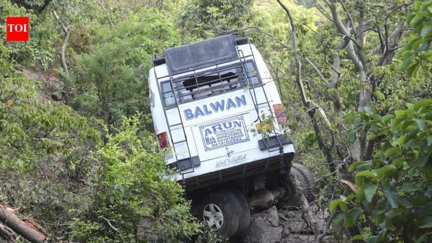 Bus plunges into Udhampur gorge, 21 dead