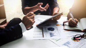 Q4 Results 23rd Apr Live: Union Bank shares fall after Q4 results, Aditya Birla Sun Life AMC profit declines, Infosys, Adani Energy, Cyient, Himadri Speciality, Tata Capital to announce Q4 results