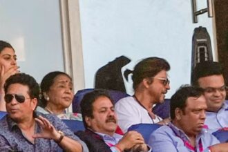 When Asha Bhosle enjoyed a cricket match with Shah Rukh Khan; superstar served her tea | Watch