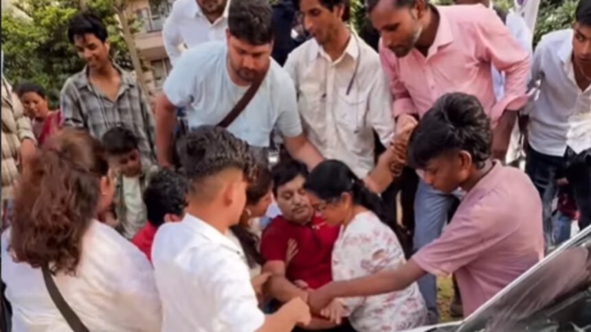 Amitabh Bachchan fan faints during Sunday meet outside Jalsa, viral video sparks concern | Watch