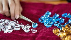 Gems, jewellery exports fall 9% in April on weak demand