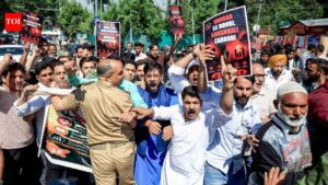 BJP stages protest outside Omar’s residence for liquor prohibition in Kashmir