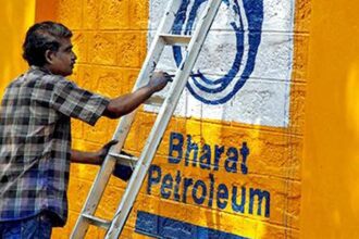 BPCL shares swing after Q4 profit jumps 28% to ₹5,625 cr