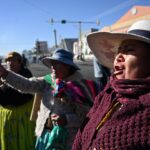 Bolivia launches early-morning crackdown on roadblocks outside La Paz