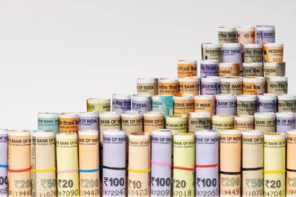 Bond investors tap soaring swap rates to juice returns