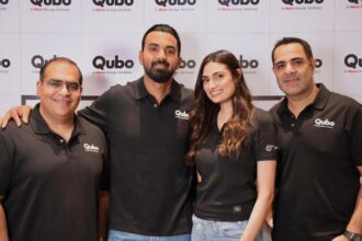 Cricketers keeping wickets for startup founders