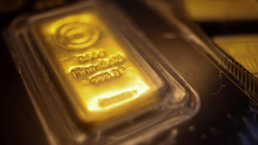 Gold prices rebound ₹2,000 to ₹1.54 lakh per 10 grams in Delhi on weak dollar