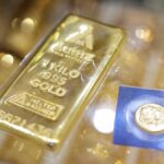 Gold heads for weekly loss on oil-driven inflation concerns