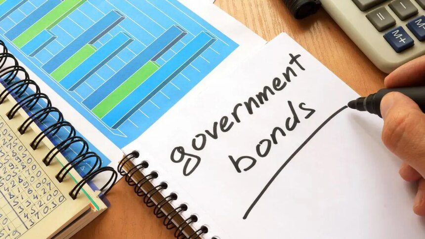 Indian government bonds drop on US Treasury selloff, rupee slides