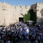 Israeli ultranationalists chant racist slogans during Jerusalem Day march