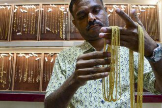 Jewellers seek PMO meeting over Modi’s call to curb gold purchases