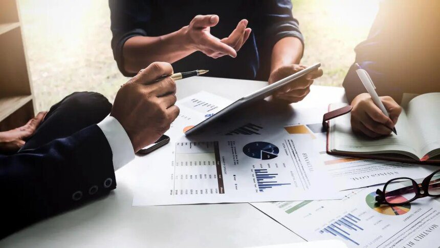 Q4 Results 21st May Live: LIC, ITC, Max Healthcare, LG Electronics, GAIL India, Aurobindo Pharma, Welspun Corp, Sun TV, JSW Cement, Dr Agarwals, Honasa Consumer, Reliance Power, WeWork, Ramco Systems to announce Q4 results, Grasim Industries, Honeywell, Apollo Hospitals, Lenskart, Samvardhana shares zoom post Q4 results