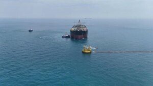 Oil rises on signs of heightened tensions in Strait of Hormuz