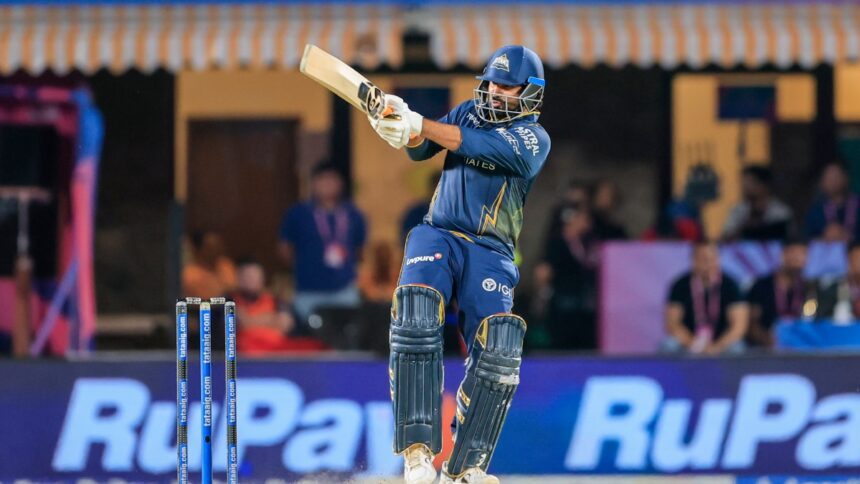 Rahul Tewatia shatters MS Dhoni's record after lone effort in GT's loss to RCB in Qualifier 1
