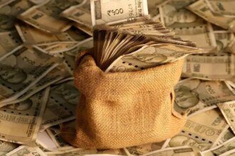 Rupee rises 5 paise to 95.53 against US dollar in early trade