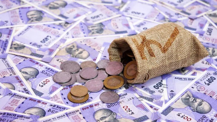 Rupee falls 39 paise to close at all-time low of 95.23 against US dollar