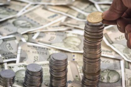Rupee hits record low of ₹95.80, IT stocks bleed as markets open higher on global tailwinds