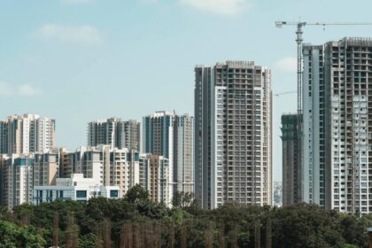 ‘These old people in RWAs...’: Techie warns young couples, bachelors against living in high-rise societies