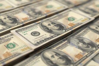 Dollar falls to 10-day low after US-Iran peace deal