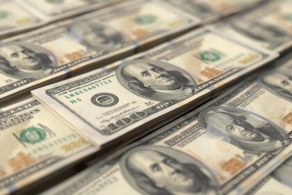 Dollar falls to 10-day low after US-Iran peace deal