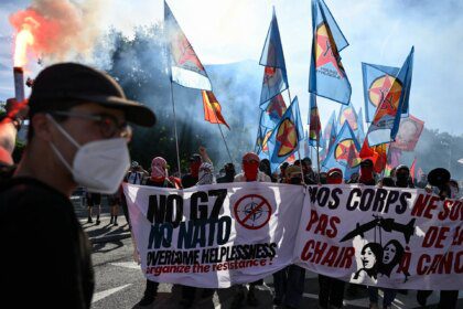 Geneva police use force as G7 protest escalates into violence