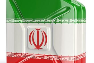 Middlemen offer Iranian oil to Indian refiners after US waiver, sources say