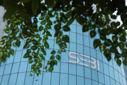 SEBI bars Rajesh Mehta from trading in Rajesh Exports shares