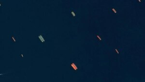 US military runs secret ship-to-ship oil transfer operation near Strait of Hormuz