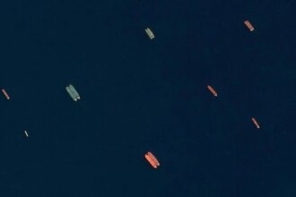 US military runs secret ship-to-ship oil transfer operation near Strait of Hormuz