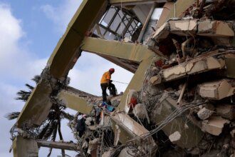 In pictures: Venezuela earthquakes death toll surpasses 1,700