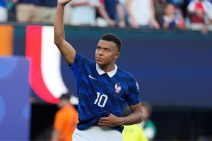 France thump Sweden 3-0, register dominant victory to book RO16 berth